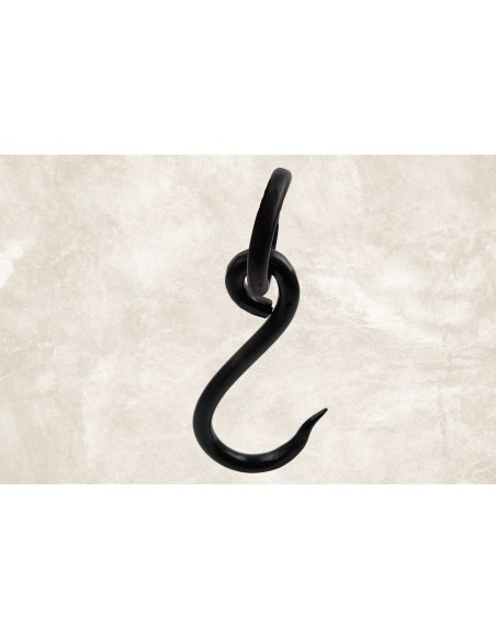 Gancho rústico de hierro forjado a mano en forma de “S”