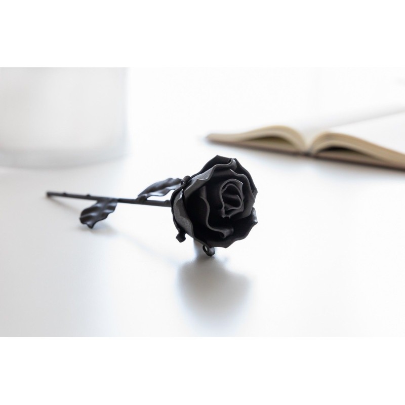 Rose Black